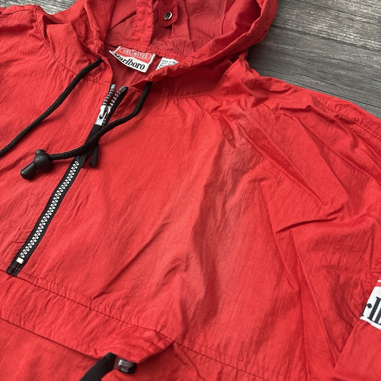 NWT VTG MARLBORO COUNTRY STORE RED PACKABLE WINDBREAKER JACKET 1/4 ZIP SZ XL Yesterday's Fits Clothing Fashion Vintage Streetwear Fashion Item