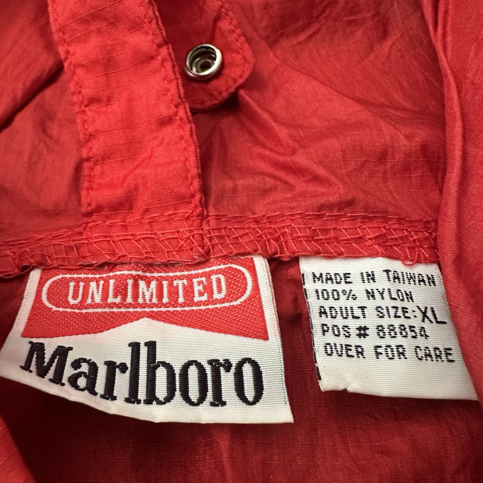 NWT VTG MARLBORO COUNTRY STORE RED PACKABLE WINDBREAKER JACKET 1/4 ZIP SZ XL Yesterday's Fits Clothing Fashion Vintage Streetwear Fashion Item