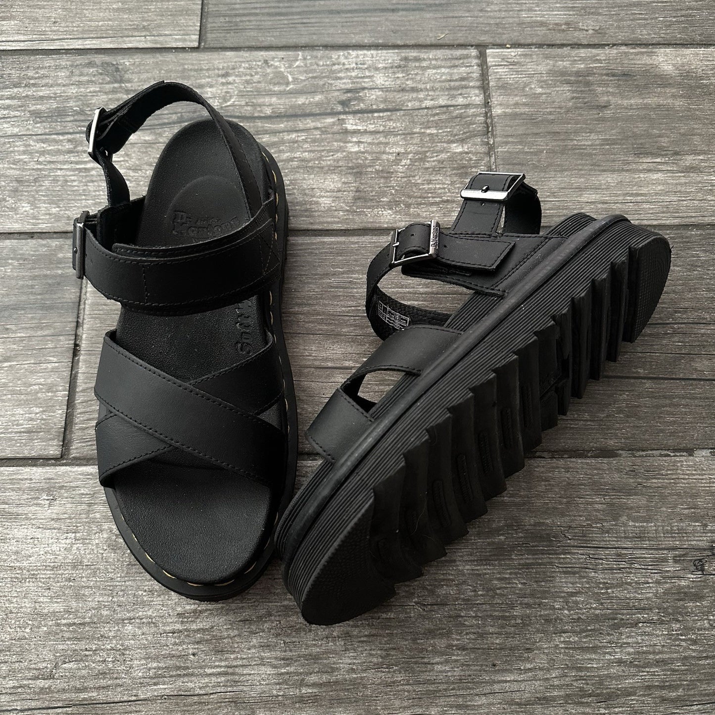 DR. MARTENS VOSS II PLATFORM STRAP SANDALS BLACK LEATHER WMNS SZ 10 JY004 Yesterday's Fits Clothing Fashion Vintage Streetwear Fashion Item