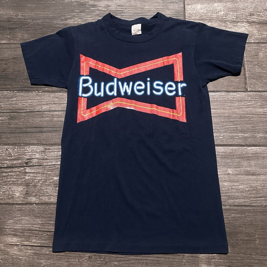 VTG 80s BUDWEISER NAVY BLUE GRAPHIC ADVERTISEMENT T-SHIRT SZ M BEER Yesterday's Fits Clothing Fashion Vintage Streetwear Fashion Item