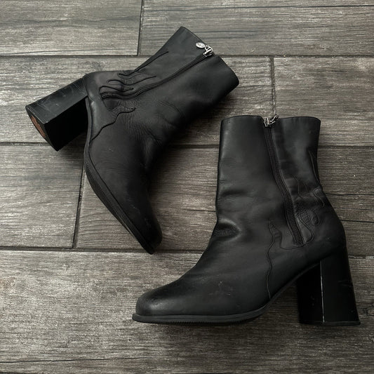 VTG HARLEY-DAVIDSON BLACK LEATHER ANKLE BOOTS FLAME EMBOSSED WMNS SZ 10 NO BOX Yesterday's Fits Clothing Fashion Vintage Streetwear Fashion Item