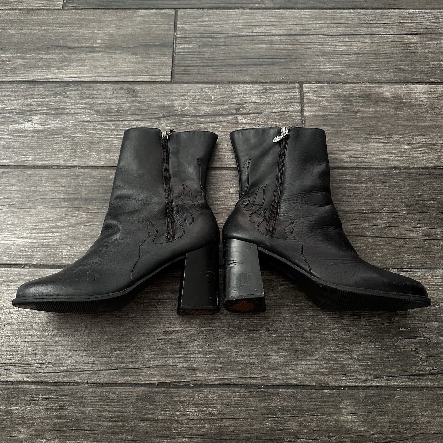 VTG HARLEY-DAVIDSON BLACK LEATHER ANKLE BOOTS FLAME EMBOSSED WMNS SZ 10 NO BOX Yesterday's Fits Clothing Fashion Vintage Streetwear Fashion Item