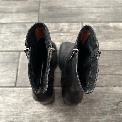 VTG HARLEY-DAVIDSON BLACK LEATHER ANKLE BOOTS FLAME EMBOSSED WMNS SZ 10 NO BOX Yesterday's Fits Clothing Fashion Vintage Streetwear Fashion Item