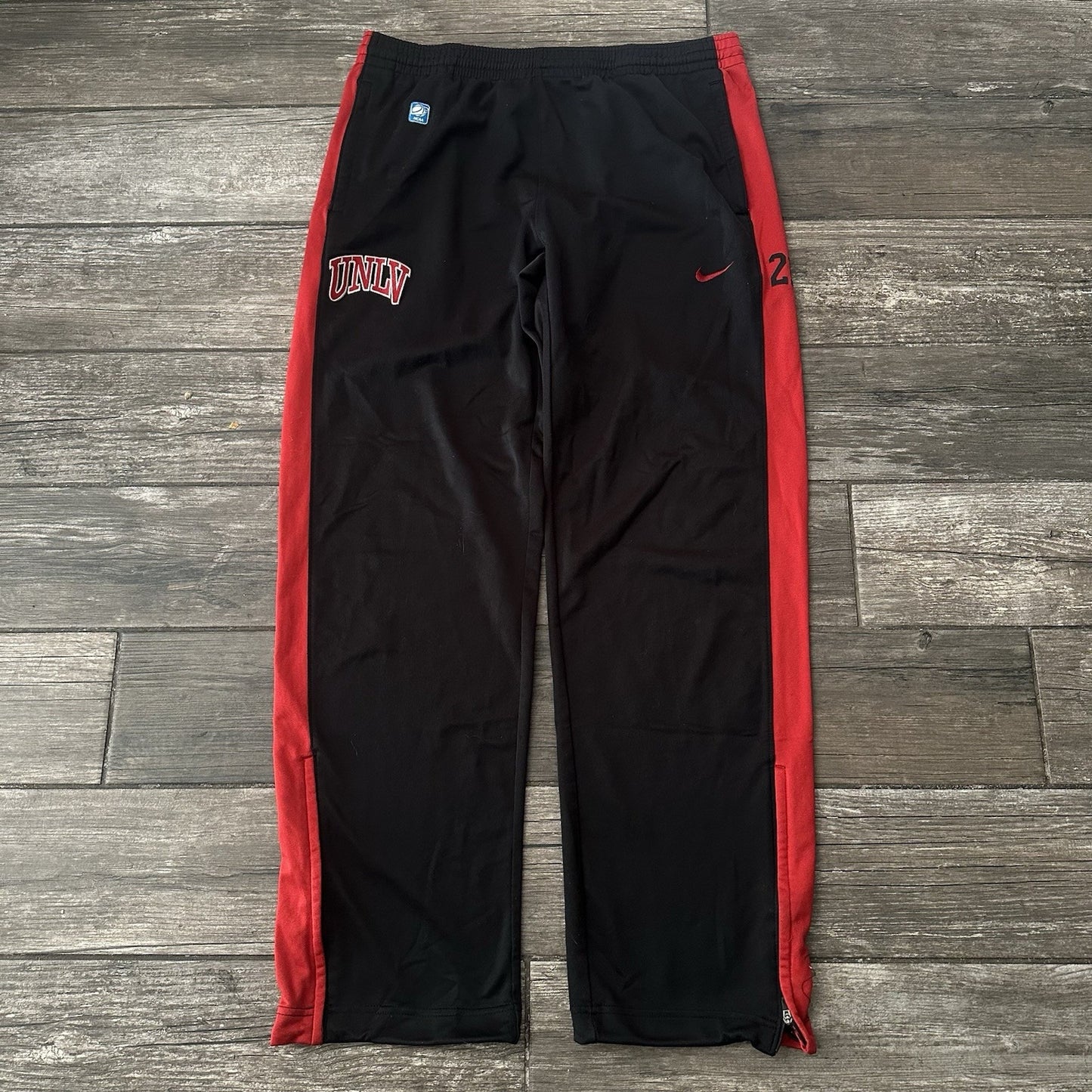 Y2K NIKE UNLV RUNNIN REBELS BASKETBALL TEAM ISSUED WARM UP BLACK RED PANTS SZ L Yesterday's Fits Clothing Fashion Vintage Streetwear Fashion Item