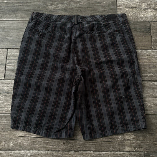 Y2K QUIKSILVER SKATE SURF PLAID CARGO SHORTS SZ 36 GREY BLUE RED Yesterday's Fits Clothing Fashion Vintage Streetwear Fashion Item