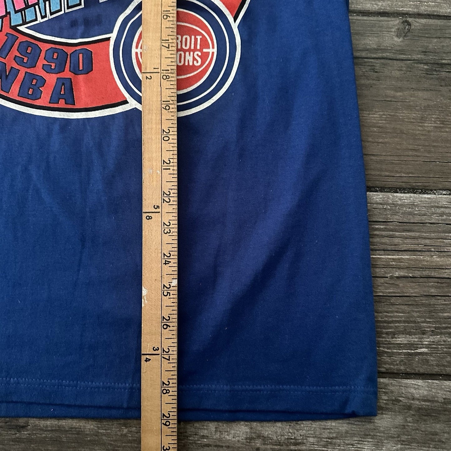 VTG 80s LOGO 7 DETORIT PISTONS BASKETBALL NBA WORLD CHAMPIONS BLUE T-SHIRT SZ L Yesterday's Fits Clothing Fashion Vintage Streetwear Fashion Item