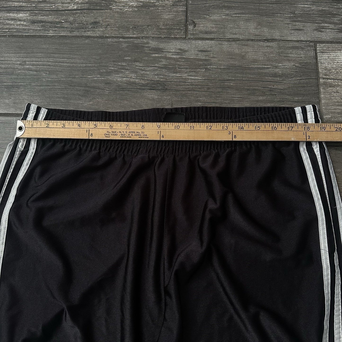 Y2K ADIDAS BAGGY BASKETBALL SHORTS BLACK WHITE ACCENTS SZ XL ATHLETIC Yesterday's Fits Clothing Fashion Vintage Streetwear Fashion Item