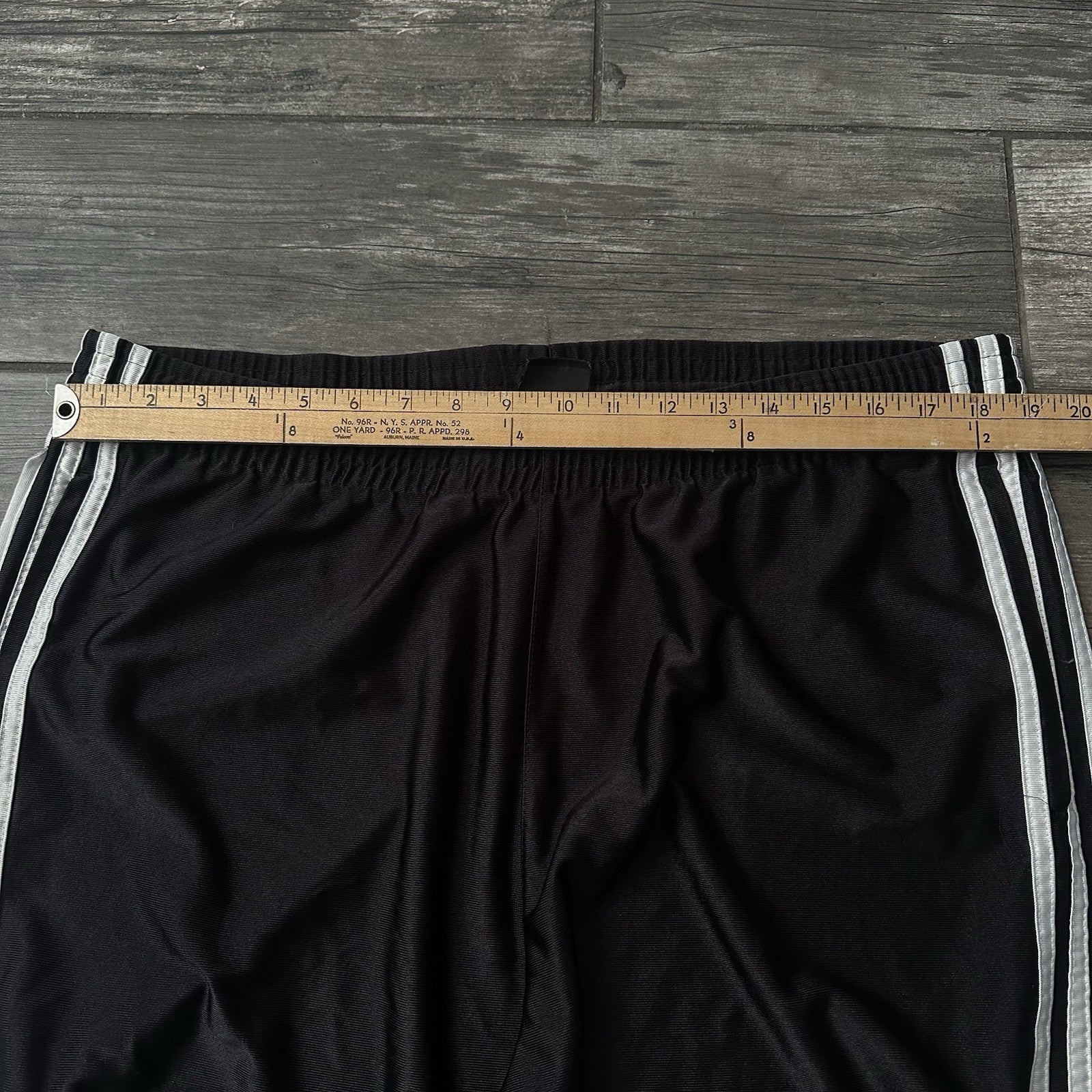 Y2K ADIDAS BAGGY BASKETBALL SHORTS BLACK WHITE ACCENTS SZ XL ATHLETIC Yesterday's Fits Clothing Fashion Vintage Streetwear Fashion Item