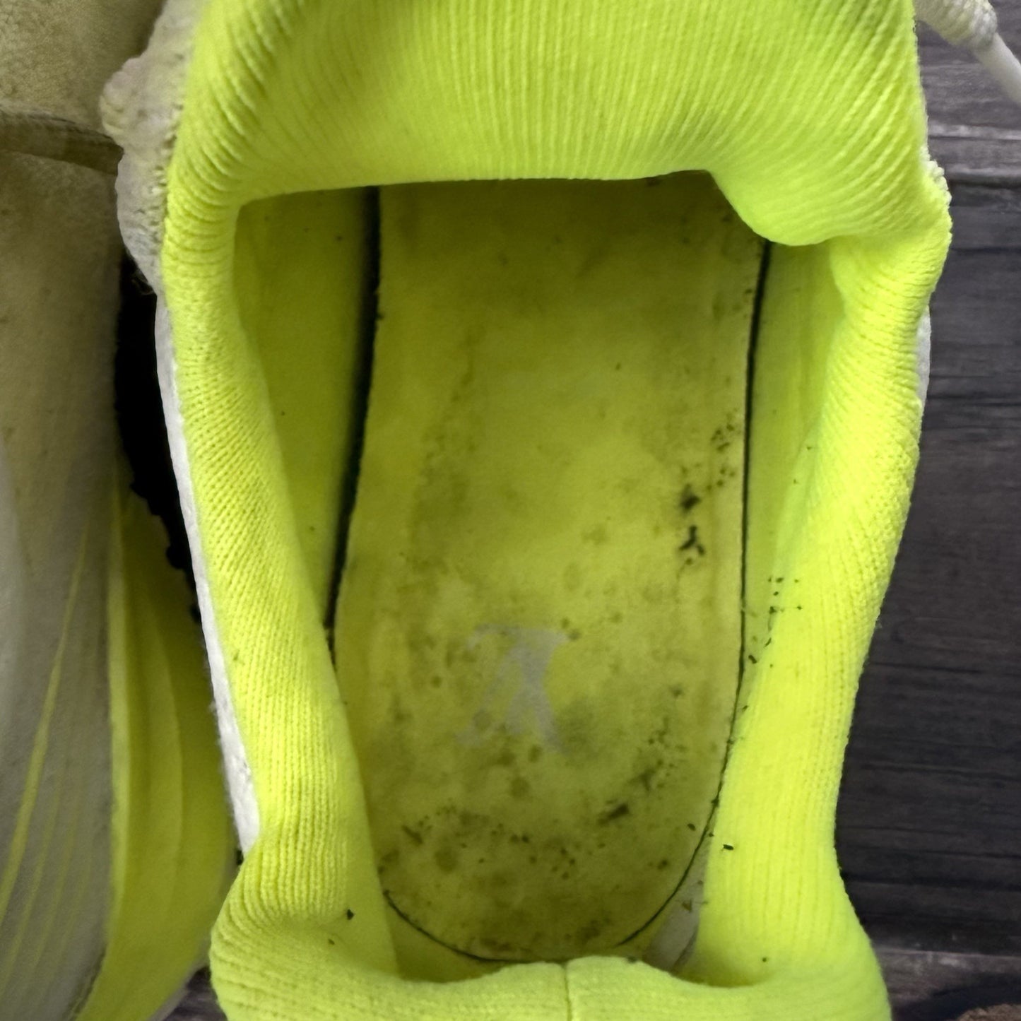 AUTHENTIC LOUIS VUITTON VNR FLUORESCENT YELLOW KNIT SNEAKERS SZ 11 NO BOX Yesterday's Fits Clothing Fashion Vintage Streetwear Fashion Item