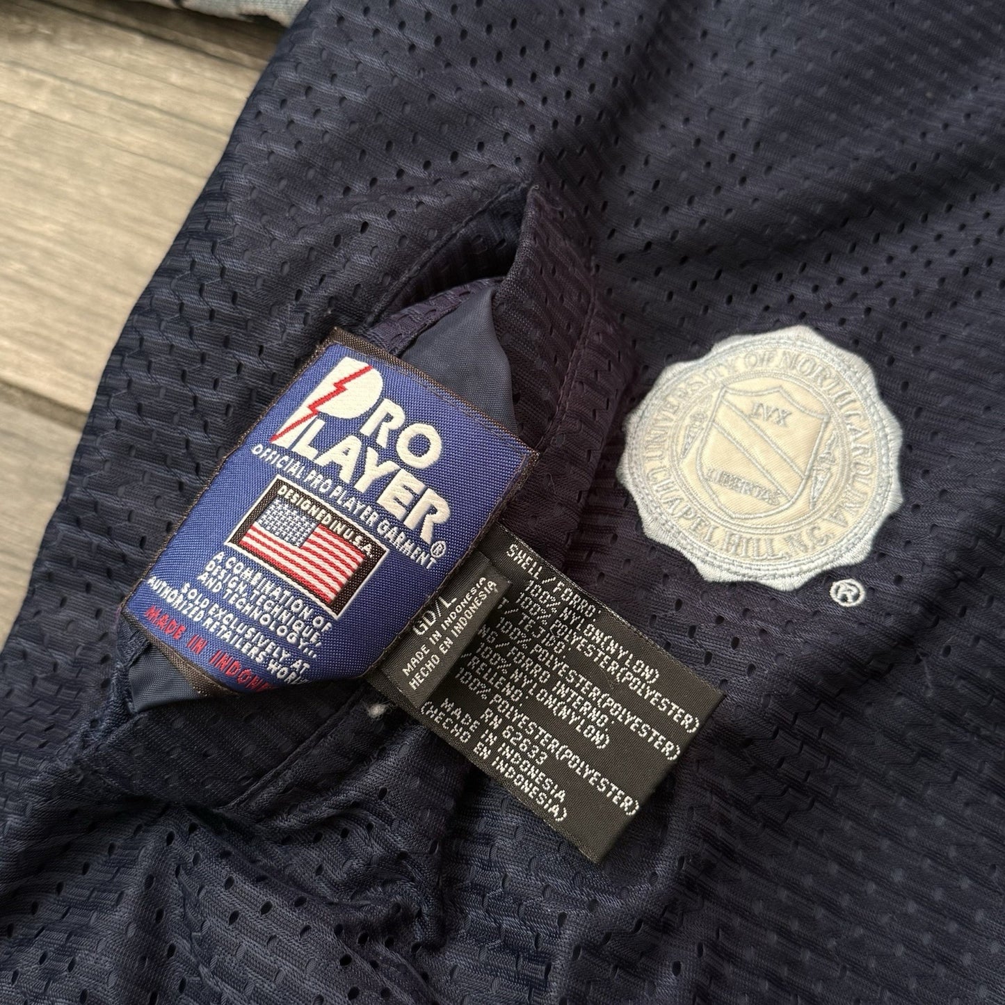 VTG PRO PLAYER UNC NORTH CAROLINA REVERSIBLE PUFFER COAT JACKET SZ L BLUE Yesterday's Fits Clothing Fashion Vintage Streetwear Fashion Item