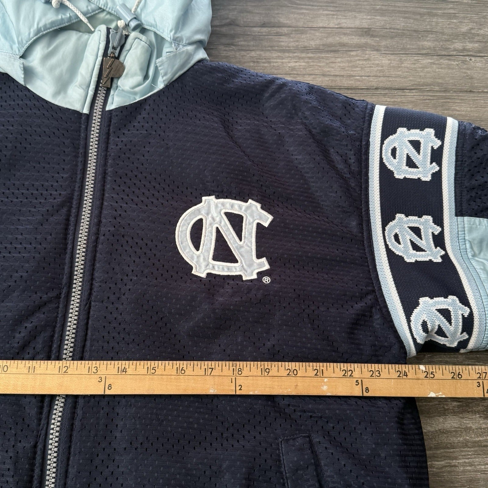 VTG PRO PLAYER UNC NORTH CAROLINA REVERSIBLE PUFFER COAT JACKET SZ L BLUE Yesterday's Fits Clothing Fashion Vintage Streetwear Fashion Item
