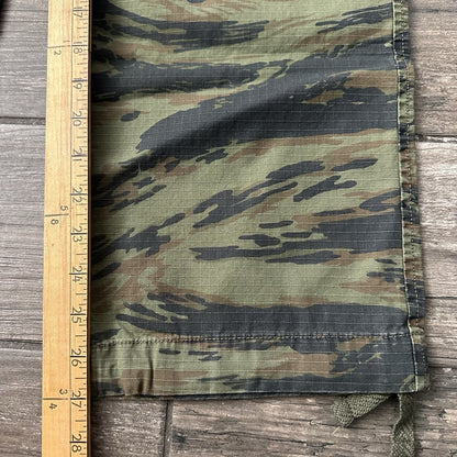 NWT PALACE X GAP 90S LOOSE CARGO CAMO GREEN PANTS UTILITY MILITARY SZ 28x30 Yesterday's Fits Clothing Fashion Vintage Streetwear Fashion Item