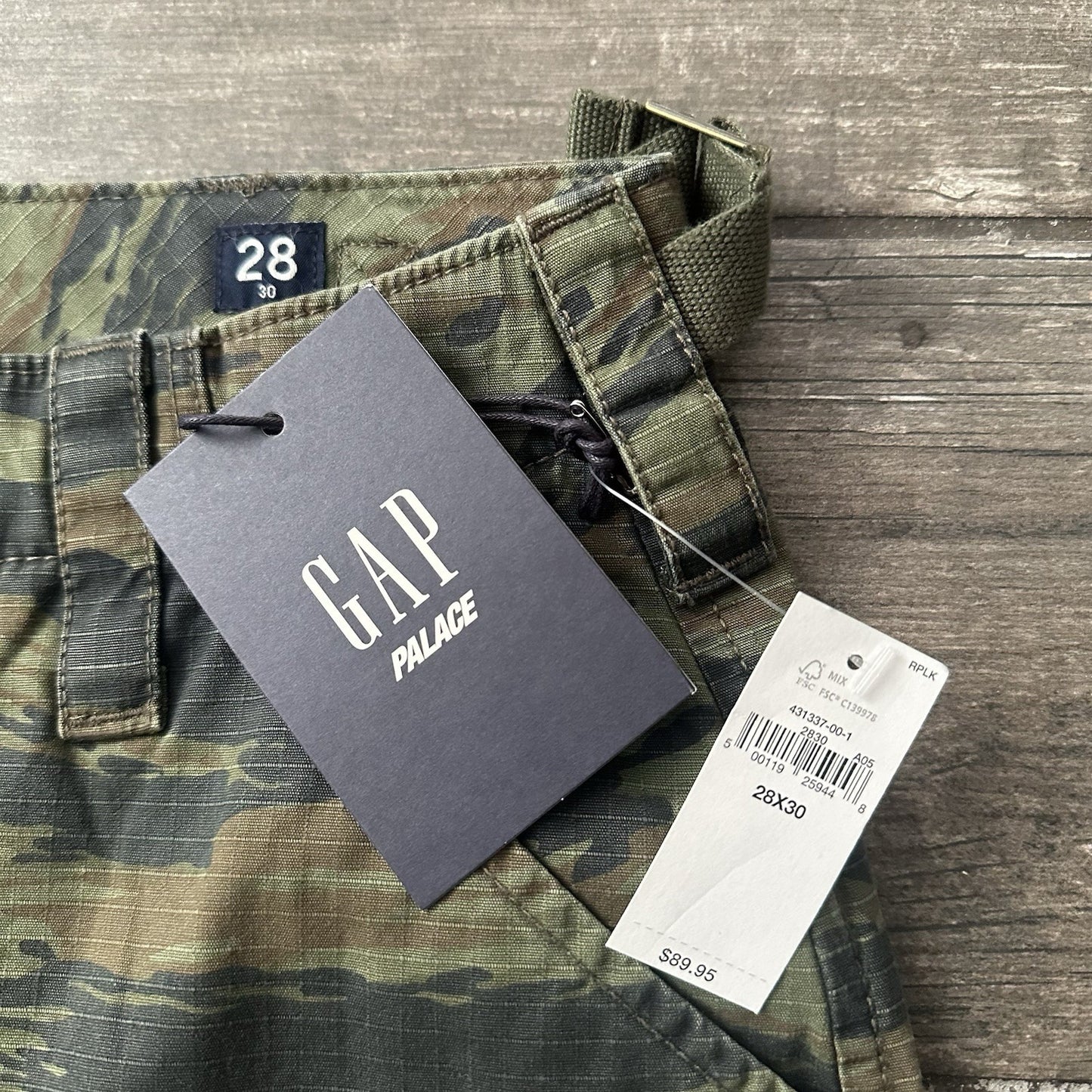 NWT PALACE X GAP 90S LOOSE CARGO CAMO GREEN PANTS UTILITY MILITARY SZ 28x30 Yesterday's Fits Clothing Fashion Vintage Streetwear Fashion Item