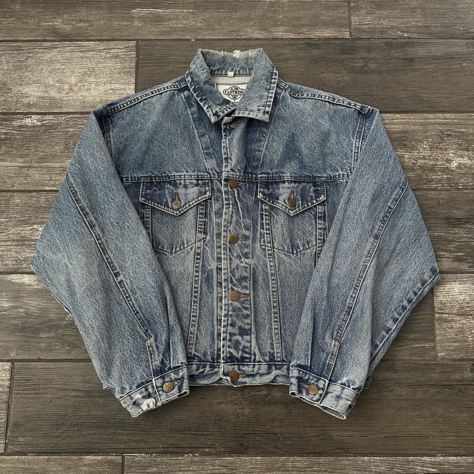 VTG WARNER BROS ACME CLOTHING LOONEY TUNES BLUE DENIM TRUCKER JACKET SZ M Yesterday's Fits Clothing Fashion Vintage Streetwear Fashion Item