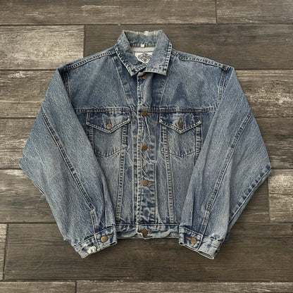 VTG WARNER BROS ACME CLOTHING LOONEY TUNES BLUE DENIM TRUCKER JACKET SZ M Yesterday's Fits Clothing Fashion Vintage Streetwear Fashion Item
