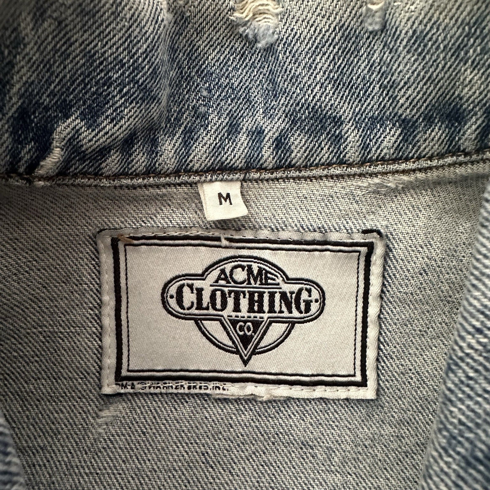 VTG WARNER BROS ACME CLOTHING LOONEY TUNES BLUE DENIM TRUCKER JACKET SZ M Yesterday's Fits Clothing Fashion Vintage Streetwear Fashion Item