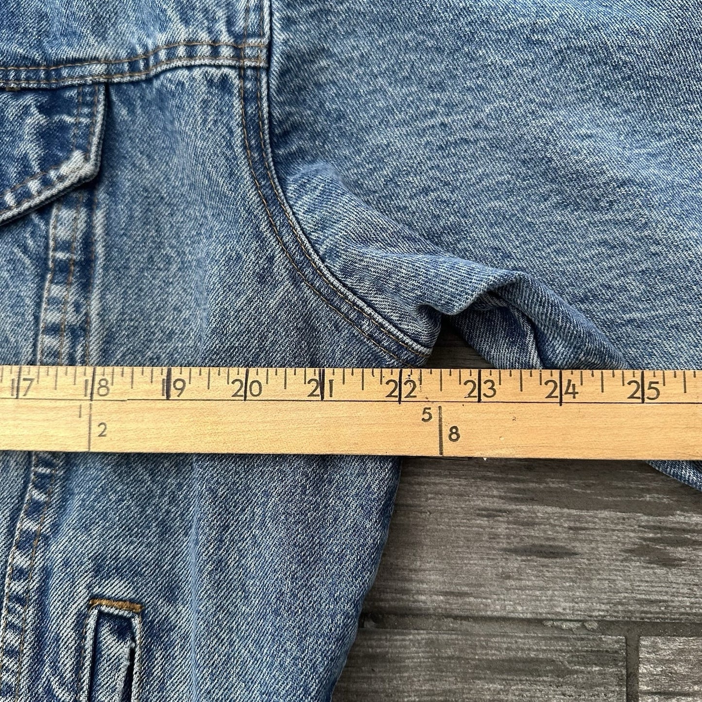VTG WARNER BROS ACME CLOTHING LOONEY TUNES BLUE DENIM TRUCKER JACKET SZ M Yesterday's Fits Clothing Fashion Vintage Streetwear Fashion Item