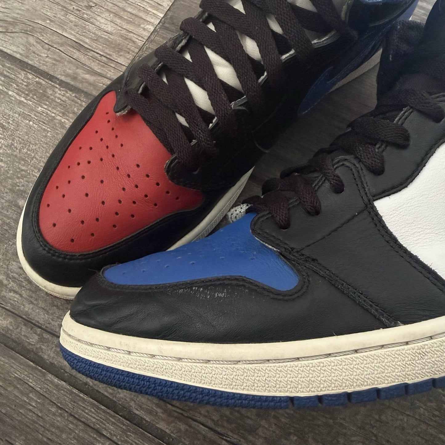 AIR JORDAN 1 RETRO OG TOP 3 WHITE BLACK RED BLUE SZ 12 555088-026 SNEAKERS Yesterday's Fits Clothing Fashion Vintage Streetwear Fashion Item