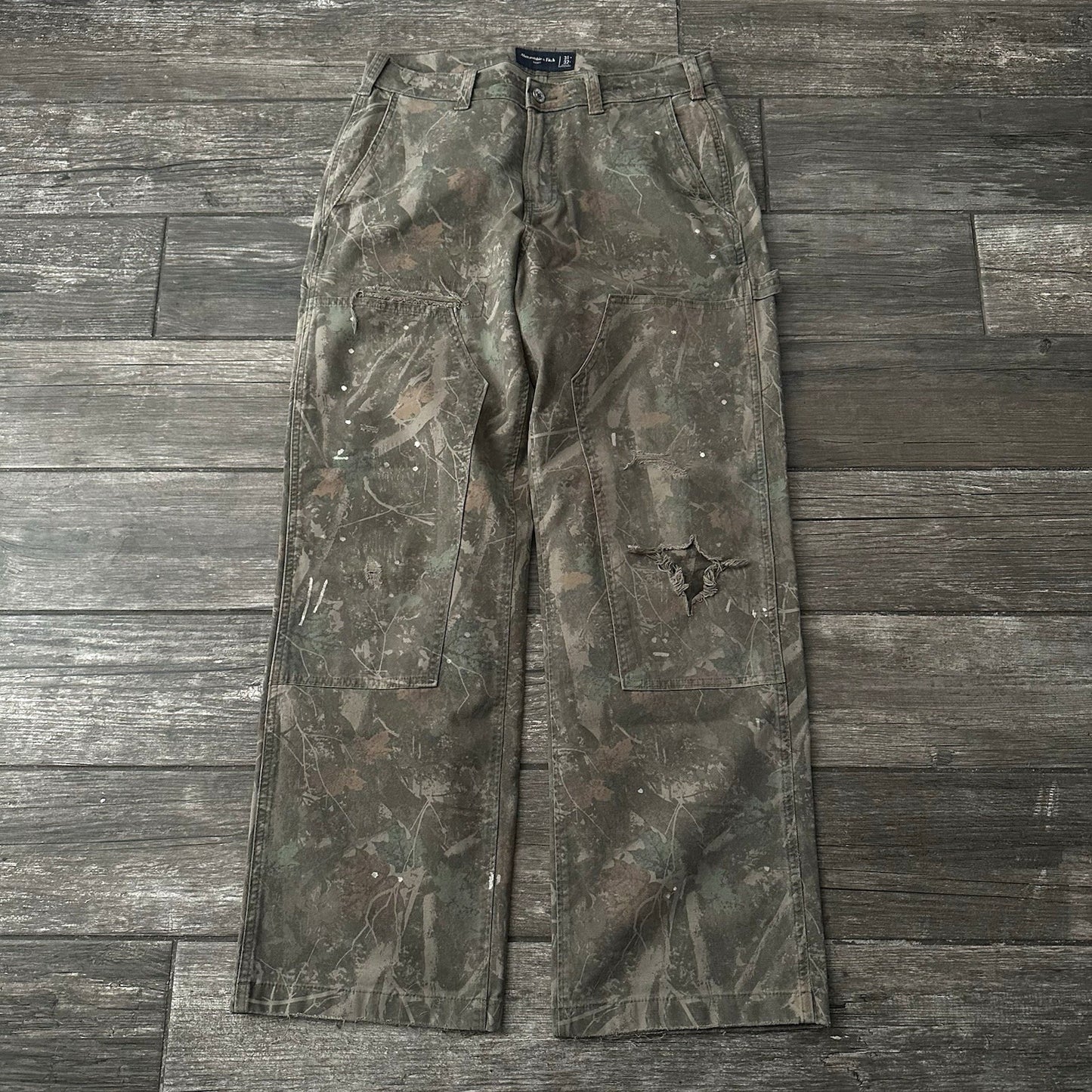 ABERCROMBIE & FITCH CAMO BAGGY DOUBLE KNEE CARPENTER PANTS DISTRESSED 31X32 Yesterday's Fits Clothing Fashion Vintage Streetwear Fashion Item