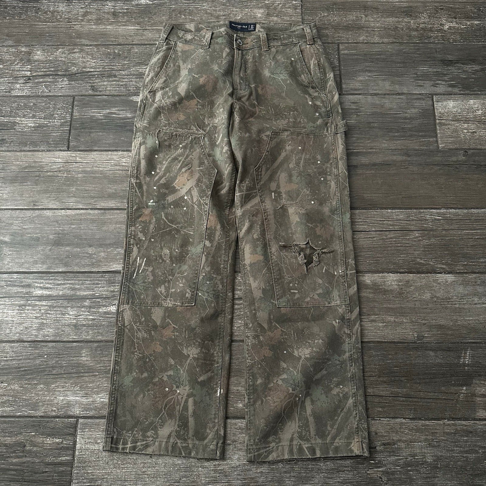 ABERCROMBIE & FITCH CAMO BAGGY DOUBLE KNEE CARPENTER PANTS DISTRESSED 31X32 Yesterday's Fits Clothing Fashion Vintage Streetwear Fashion Item