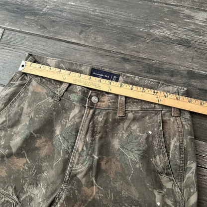 ABERCROMBIE & FITCH CAMO BAGGY DOUBLE KNEE CARPENTER PANTS DISTRESSED 31X32 Yesterday's Fits Clothing Fashion Vintage Streetwear Fashion Item