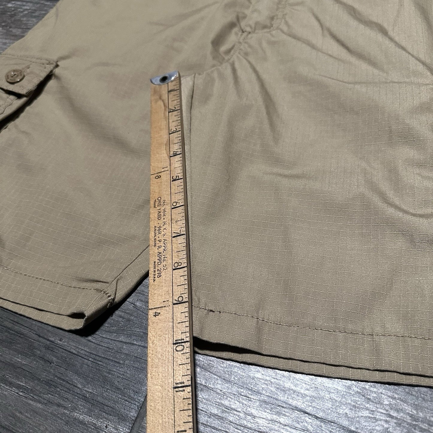 Y2K BLUE GEAR TAN CARGO SHORTS MULTI-POCKET BAGGY KNEE LENGTH SZ 36 Yesterday's Fits Clothing Fashion Vintage Streetwear Fashion Item