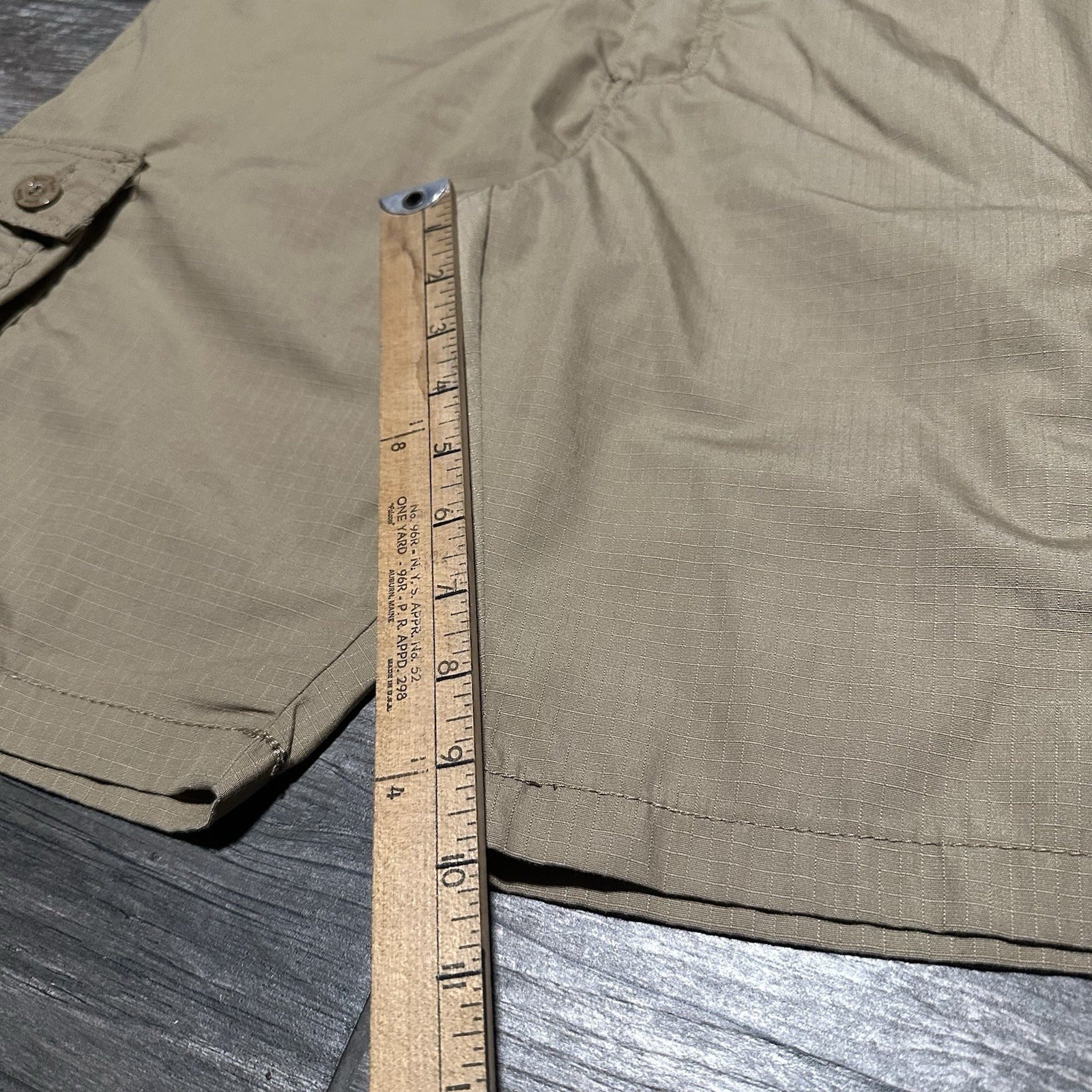 Y2K BLUE GEAR TAN CARGO SHORTS MULTI-POCKET BAGGY KNEE LENGTH SZ 36 Yesterday's Fits Clothing Fashion Vintage Streetwear Fashion Item