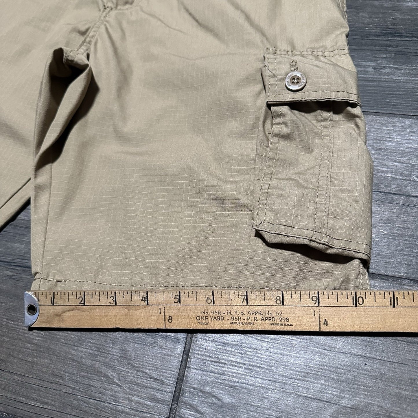 Y2K BLUE GEAR TAN CARGO SHORTS MULTI-POCKET BAGGY KNEE LENGTH SZ 36 Yesterday's Fits Clothing Fashion Vintage Streetwear Fashion Item