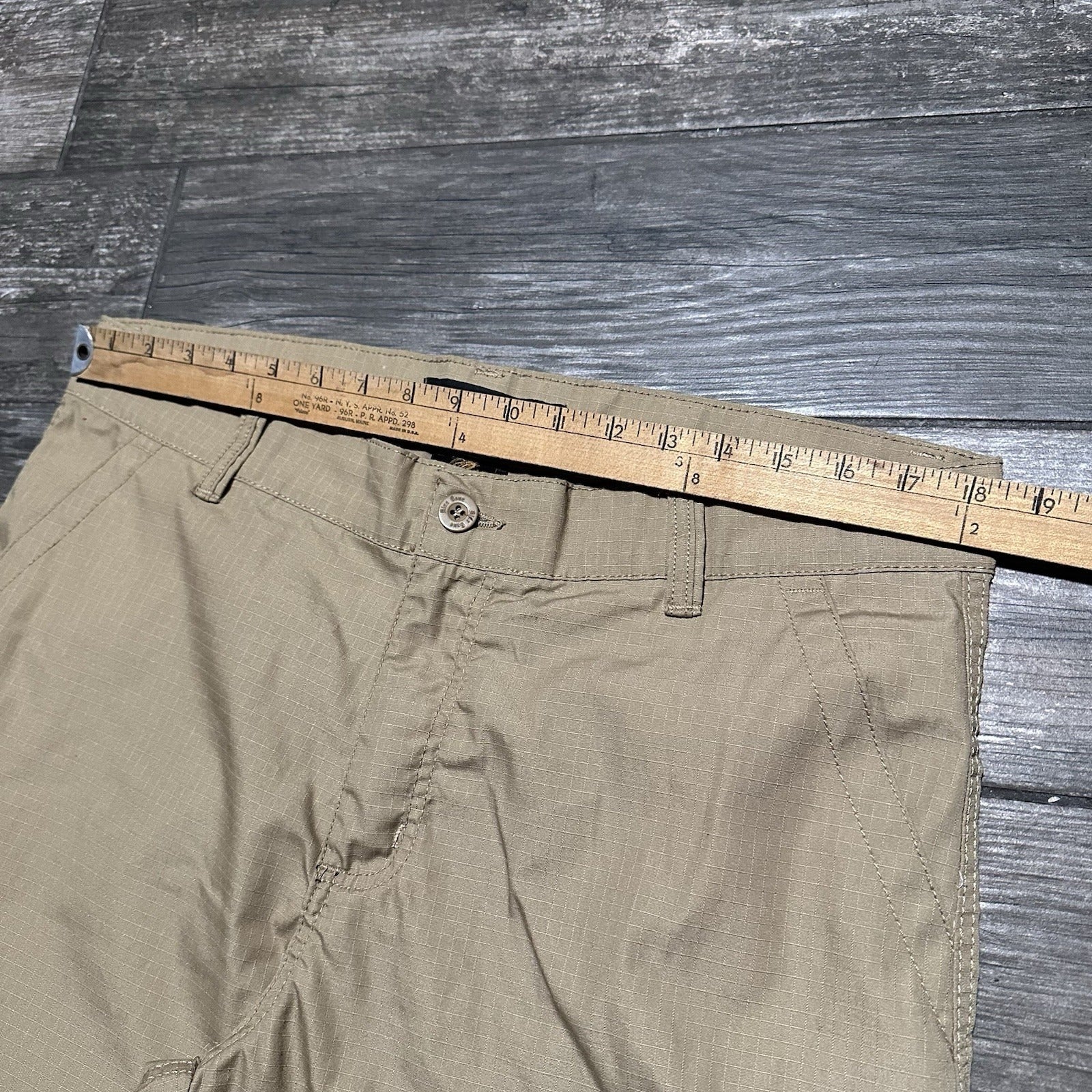 Y2K BLUE GEAR TAN CARGO SHORTS MULTI-POCKET BAGGY KNEE LENGTH SZ 36 Yesterday's Fits Clothing Fashion Vintage Streetwear Fashion Item