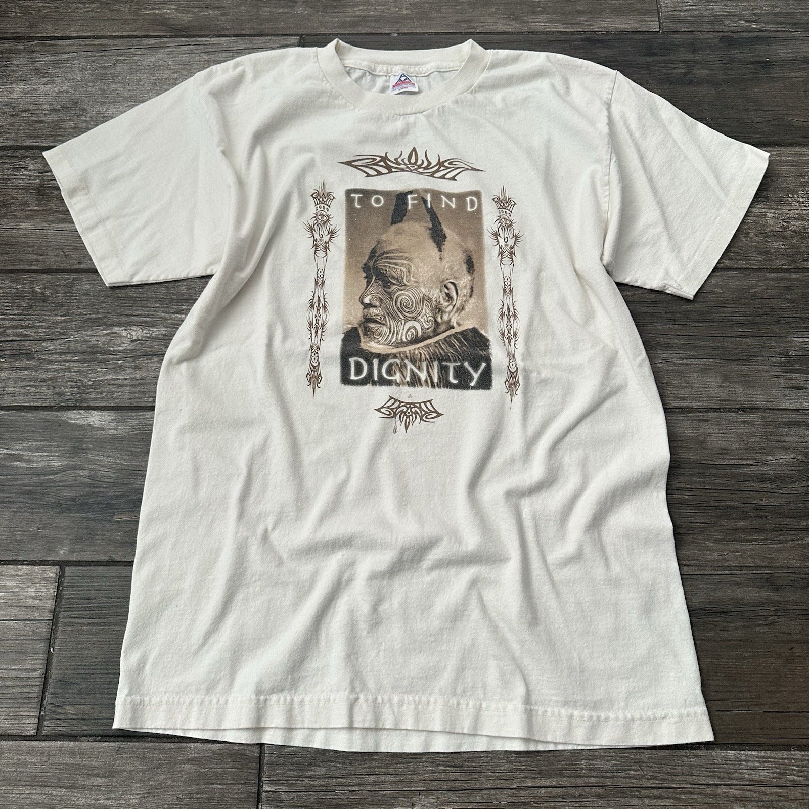 VTG 2000 BOB DYLAN TO FIND DIGNITY WHITE CONCERT TOUR T-SHIRT SZ L AAA Y2K Yesterday's Fits Clothing Fashion Vintage Streetwear Fashion Item