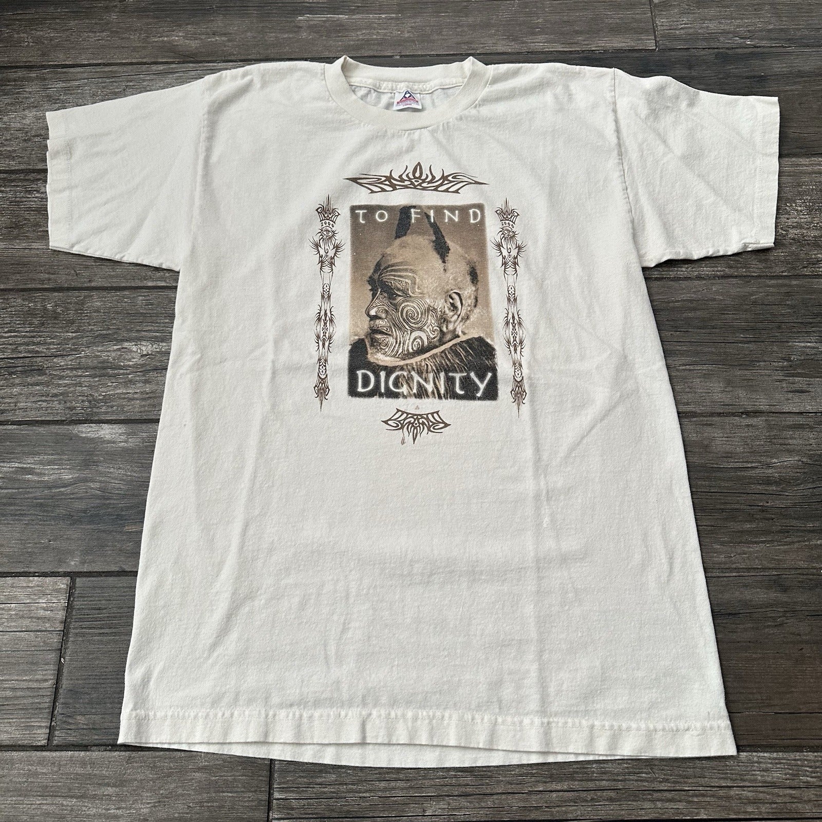 VTG 2000 BOB DYLAN TO FIND DIGNITY WHITE CONCERT TOUR T-SHIRT SZ L AAA Y2K Yesterday's Fits Clothing Fashion Vintage Streetwear Fashion Item