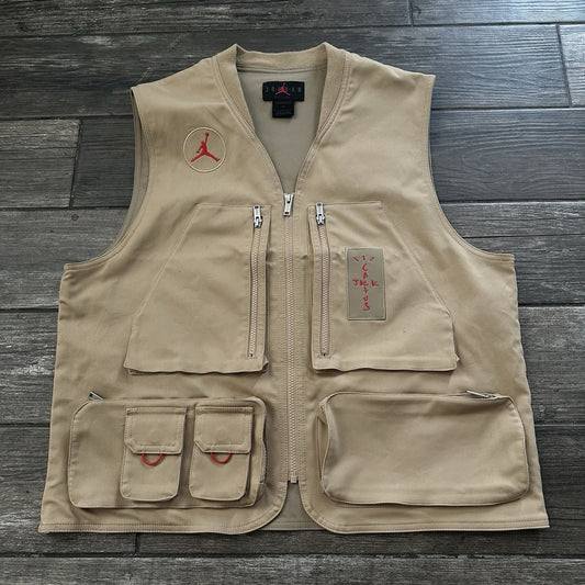 AIR JORDAN CACTUS JACK TAN UTILITY CARGO VEST SZ L CW3169-201 HIP-HOP PROMO (J) Yesterday's Fits Clothing Fashion Vintage Streetwear Fashion Item