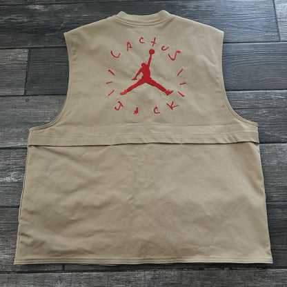 AIR JORDAN CACTUS JACK TAN UTILITY CARGO VEST SZ L CW3169-201 HIP-HOP PROMO (J) Yesterday's Fits Clothing Fashion Vintage Streetwear Fashion Item