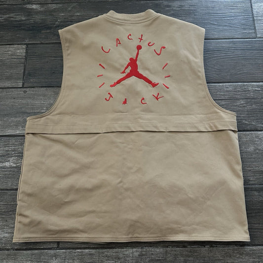 AIR JORDAN CACTUS JACK TAN UTILITY CARGO VEST SZ L CW3169-201 HIP-HOP PROMO (J) Yesterday's Fits Clothing Fashion Vintage Streetwear Fashion Item