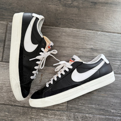 NIKE LOW BLAZER 77 BLACK WHITE DA6364-001 MENS'S SNEAKER SZ 9.5 NO BOX Yesterday's Fits Clothing Fashion Vintage Streetwear Fashion Item