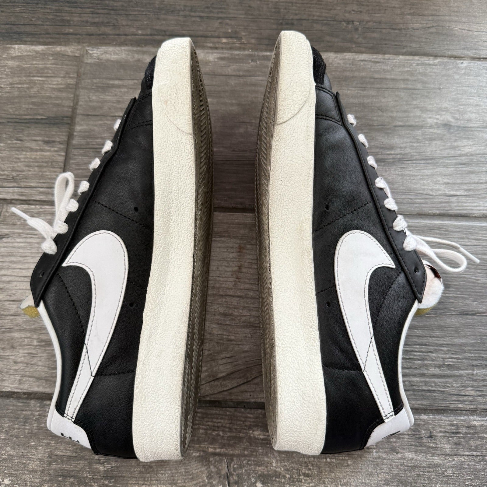 NIKE LOW BLAZER 77 BLACK WHITE DA6364-001 MENS'S SNEAKER SZ 9.5 NO BOX Yesterday's Fits Clothing Fashion Vintage Streetwear Fashion Item