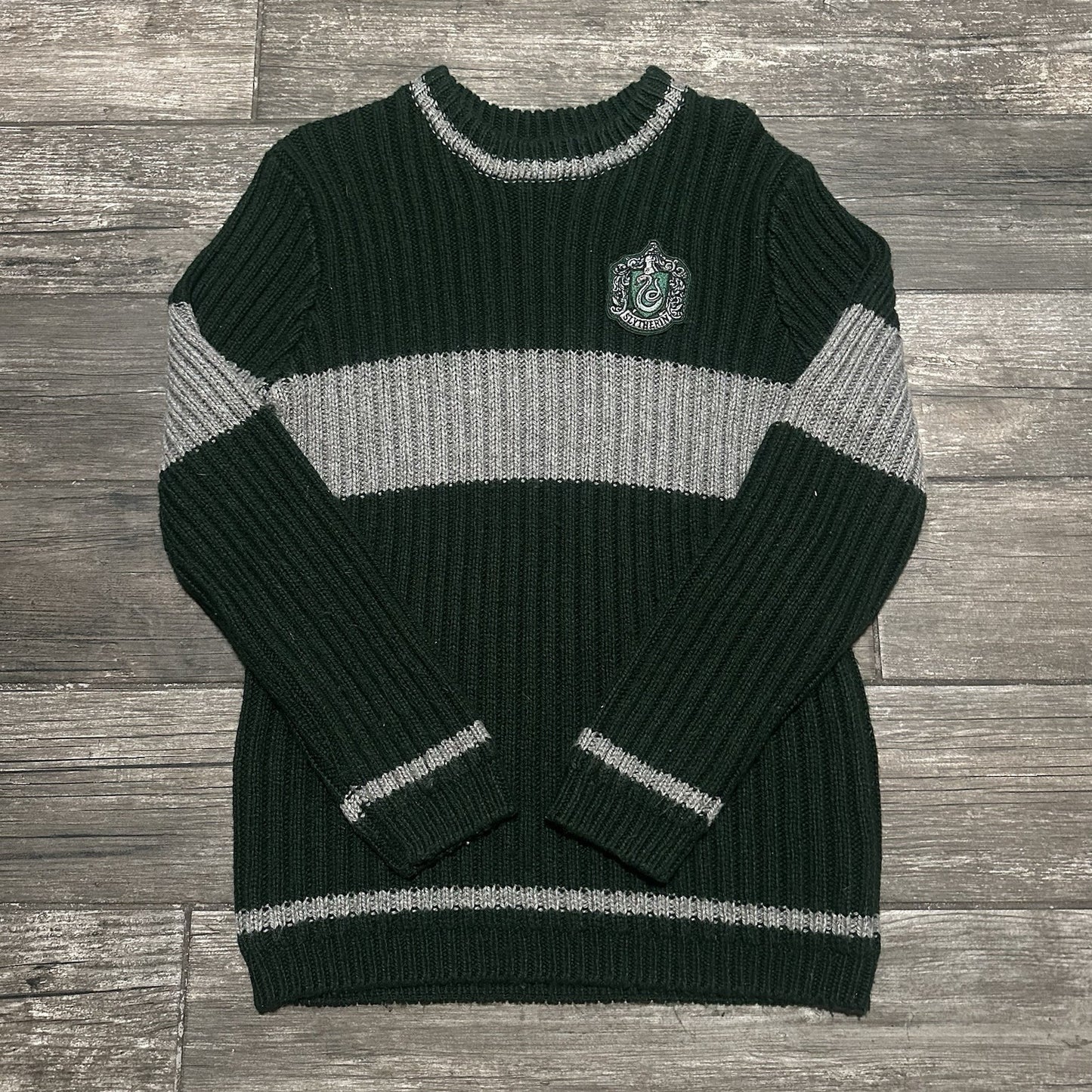 HARRY POTTER SLYTHERIN GREEN GREY HEAVY CABLE KNIT SWEATER SZ S WIAZRDS Yesterday's Fits Clothing Fashion Vintage Streetwear Fashion Item