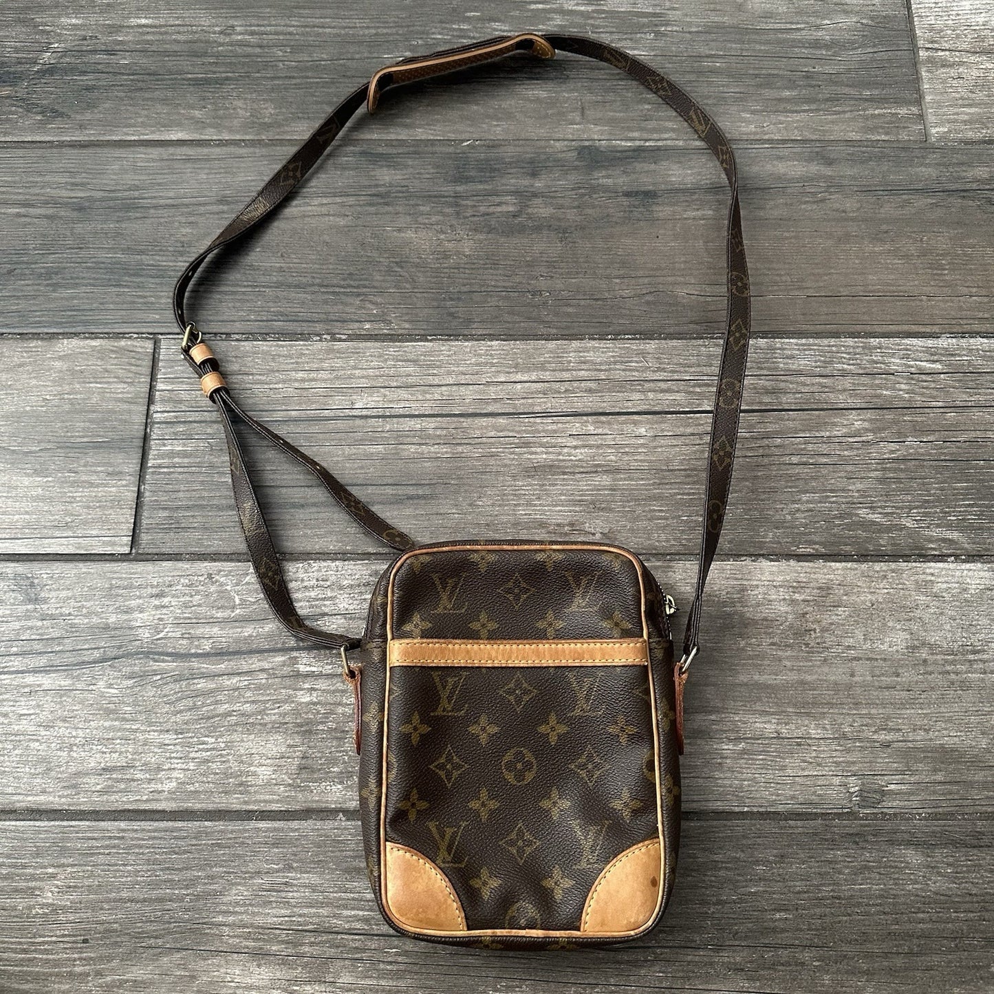 VTG 2000 LOUIS VUITTON DANUBE LEATHER SHOULDER SIDE BAG PURSE BROWN Y2K AOP Louis Vuitton Clothing Fashion Vintage Streetwear Fashion Item