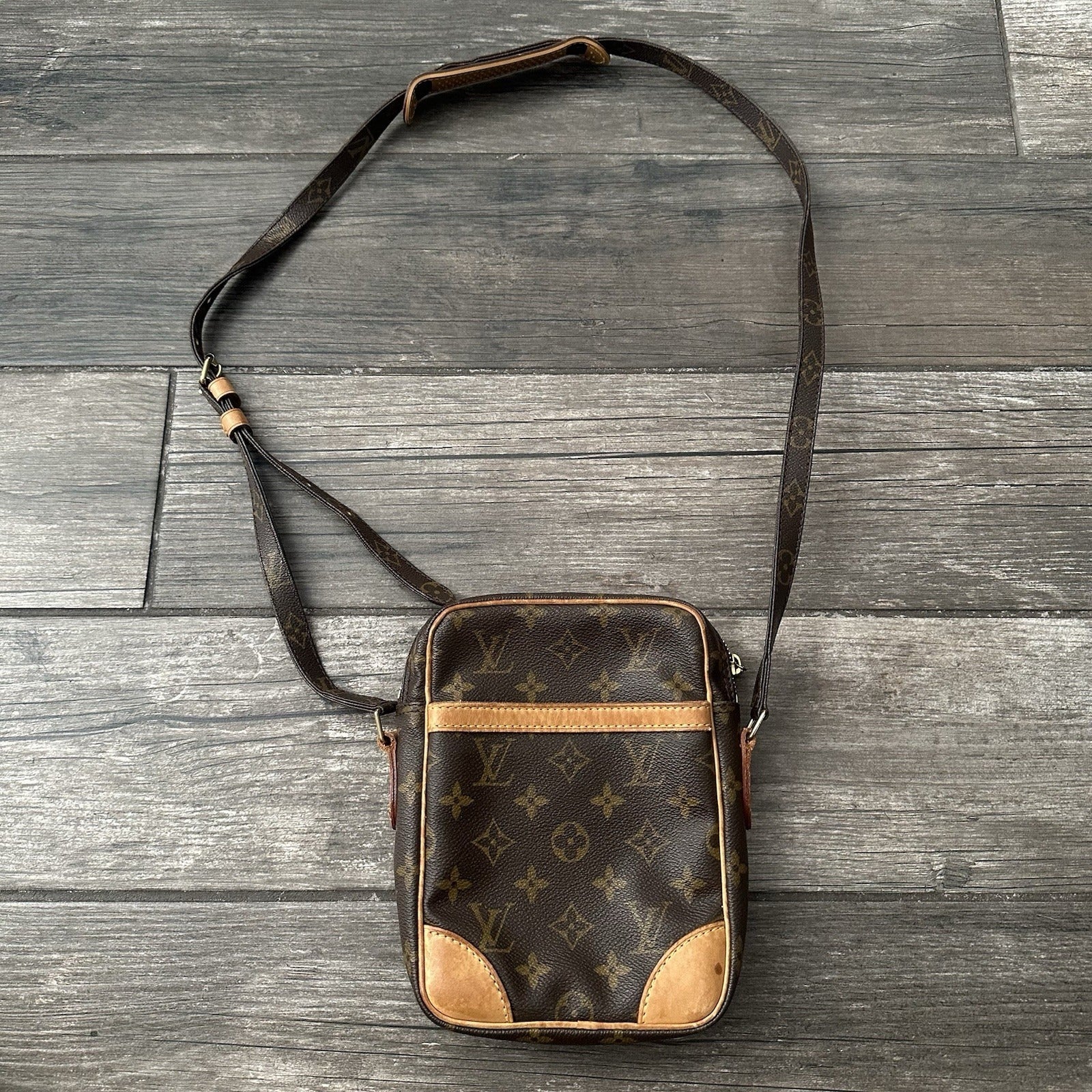 VTG 2000 LOUIS VUITTON DANUBE LEATHER SHOULDER SIDE BAG PURSE BROWN Y2K AOP Louis Vuitton Clothing Fashion Vintage Streetwear Fashion Item