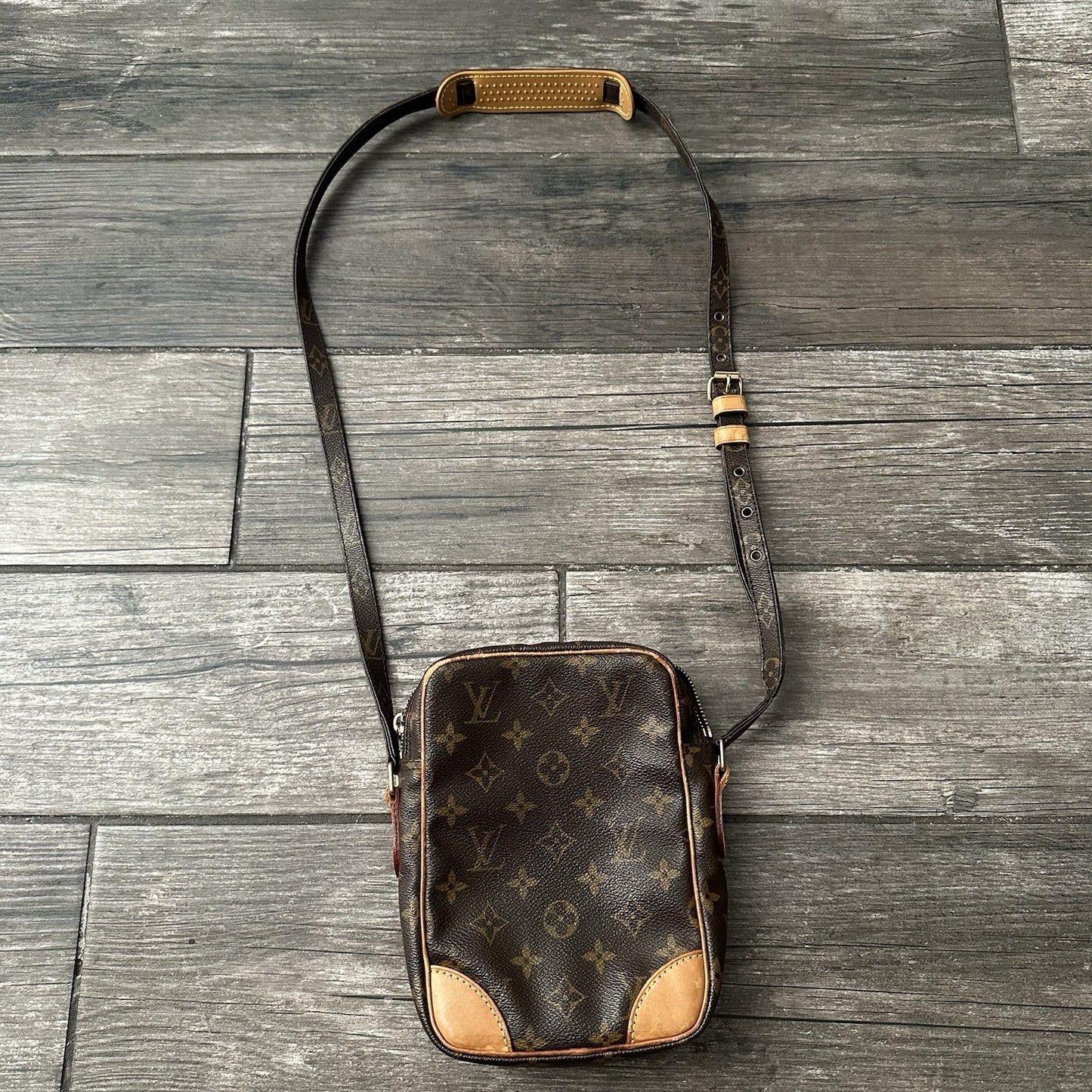 VTG 2000 LOUIS VUITTON DANUBE LEATHER SHOULDER SIDE BAG PURSE BROWN Y2K AOP Louis Vuitton Clothing Fashion Vintage Streetwear Fashion Item