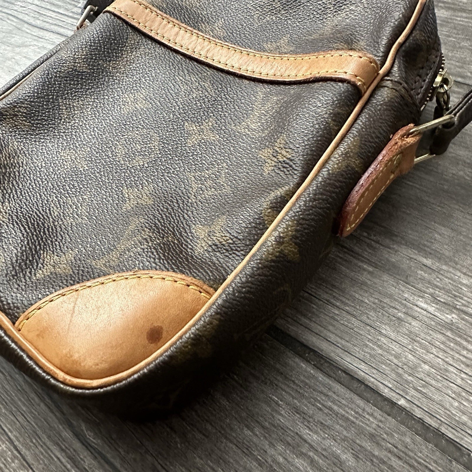 VTG 2000 LOUIS VUITTON DANUBE LEATHER SHOULDER SIDE BAG PURSE BROWN Y2K AOP Louis Vuitton Clothing Fashion Vintage Streetwear Fashion Item