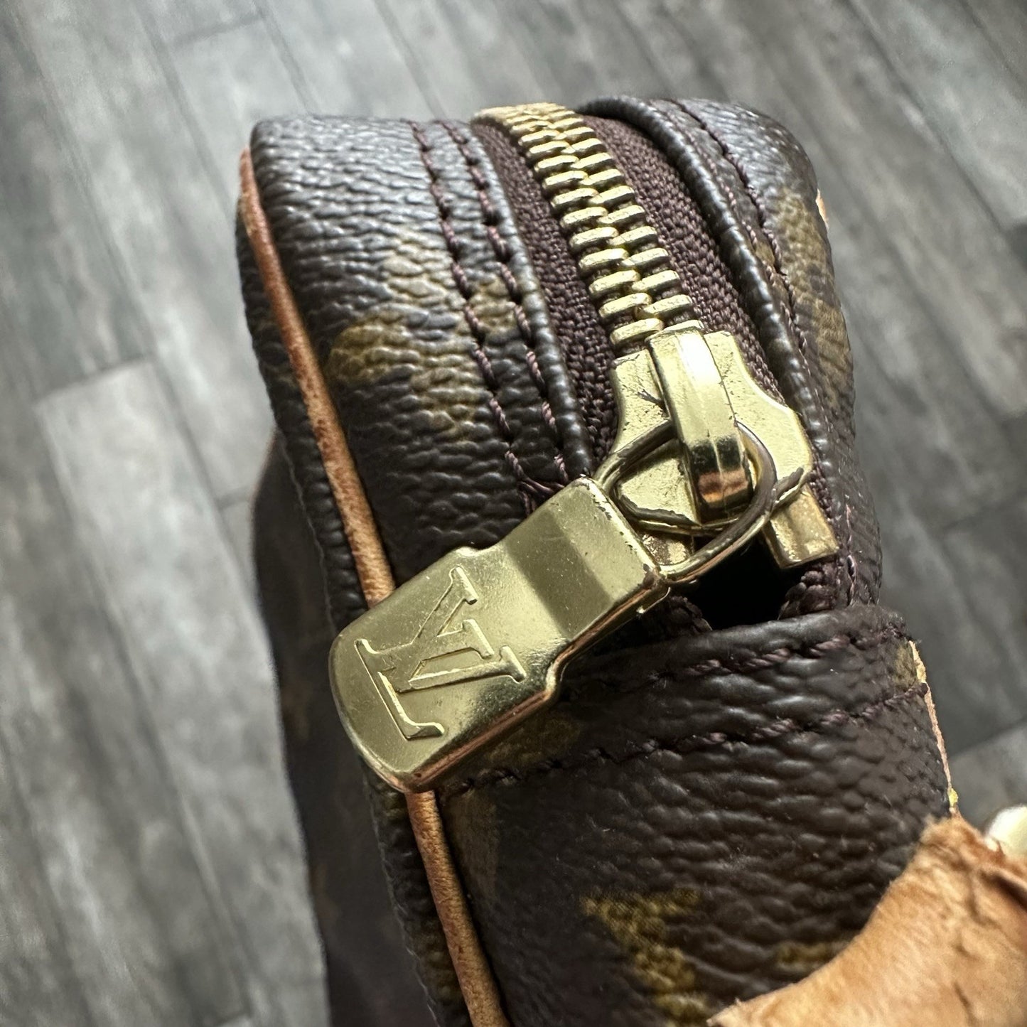 VTG 2000 LOUIS VUITTON DANUBE LEATHER SHOULDER SIDE BAG PURSE BROWN Y2K AOP Louis Vuitton Clothing Fashion Vintage Streetwear Fashion Item
