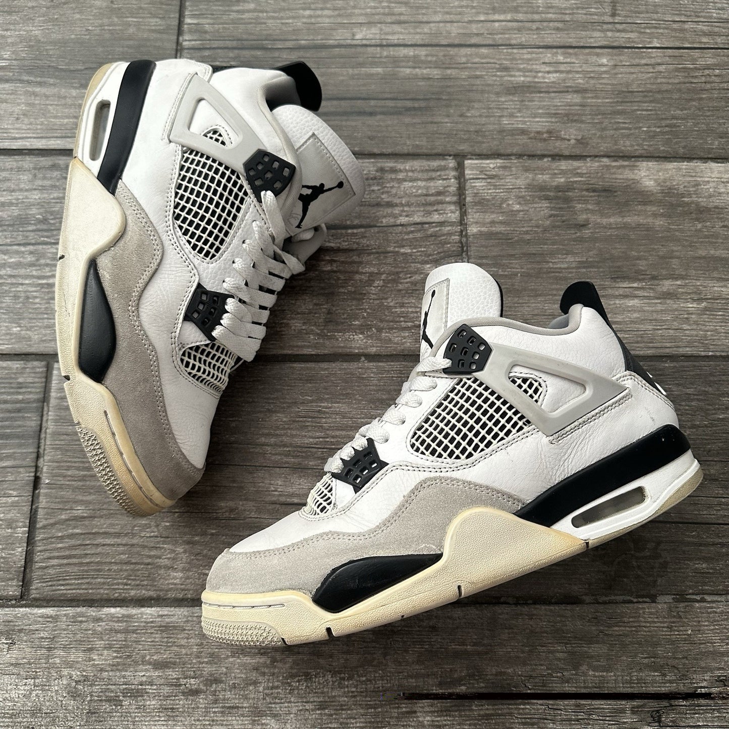 AIR JORDAN 4 MILITARY BLACK WHITE CREAM DH6927 111 NO BOX 9 SNEAKERS SHOES S1 Yesterday's Fits Clothing Fashion Vintage Streetwear Fashion Item