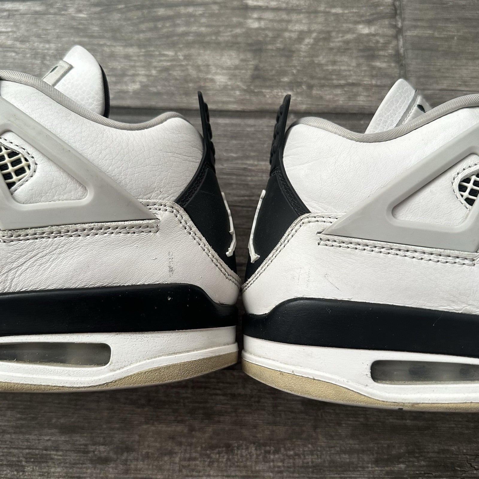 AIR JORDAN 4 MILITARY BLACK WHITE CREAM DH6927 111 NO BOX 9 SNEAKERS SHOES S1 Yesterday's Fits Clothing Fashion Vintage Streetwear Fashion Item