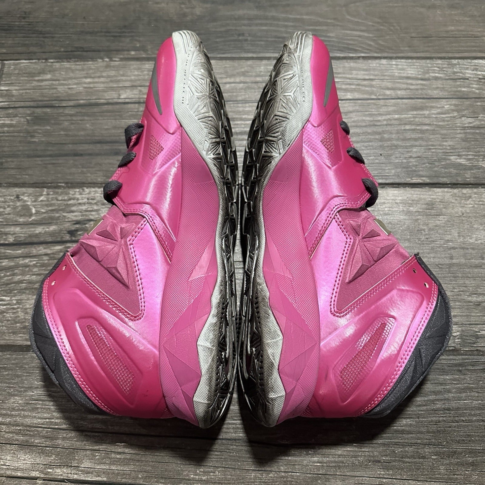 NIKE LEBRON ZOOM SOLDIER VII THINK PINK SZ 11 BASKETBALL SNEAKERS SHOES Yesterday's Fits Clothing Fashion Vintage Streetwear Fashion Item