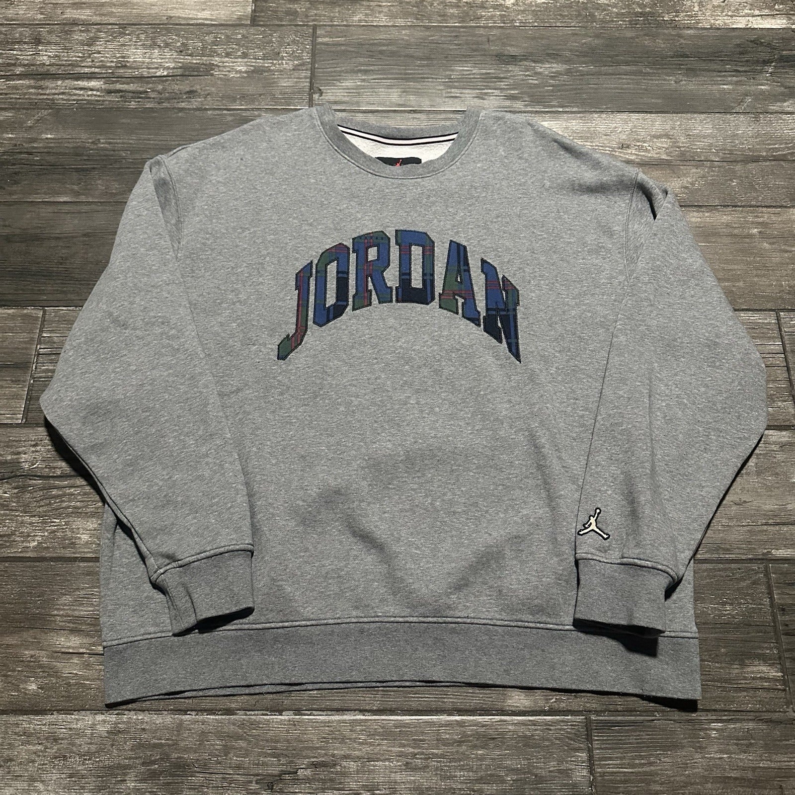 AIR JORDAN HEATHER GRAY CHRISTMAS SWEATSHIRT PULLOVER BASKETBALL XXL PLAID LOGO Yesterday's Fits Clothing Fashion Vintage Streetwear Fashion Item