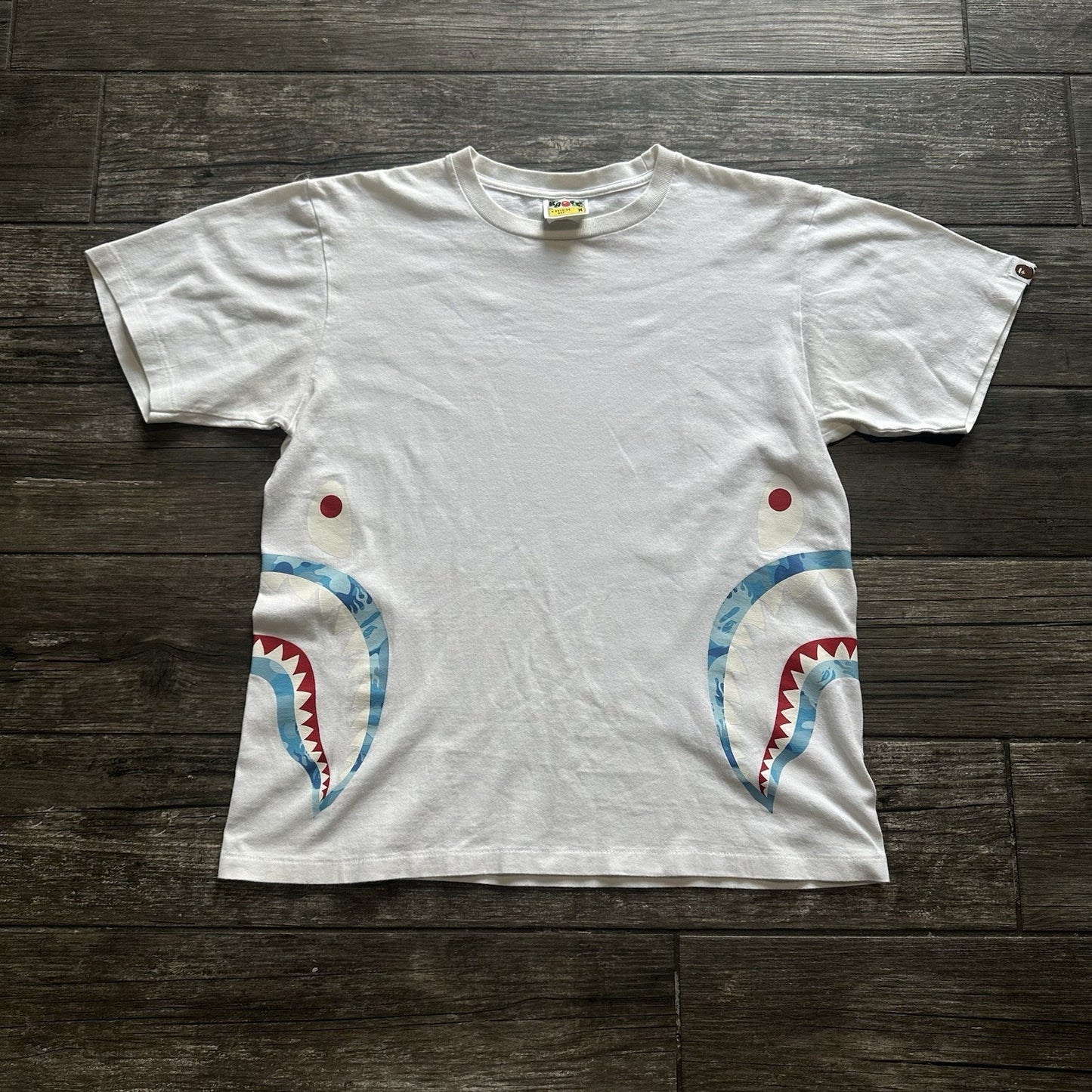 BAPE A BATHING APE DUAL SHARK FACE WHITE BLUE ACCENTS T-SHIRT TEE SZ M Yesterday's Fits Clothing Fashion Vintage Streetwear Fashion Item