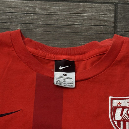 NIKE TEAM USA NATIONAL RED JERSEY SHIRT SHORT SLEEVE TEE SZ L WORLD CUP Yesterday's Fits Clothing Fashion Vintage Streetwear Fashion Item