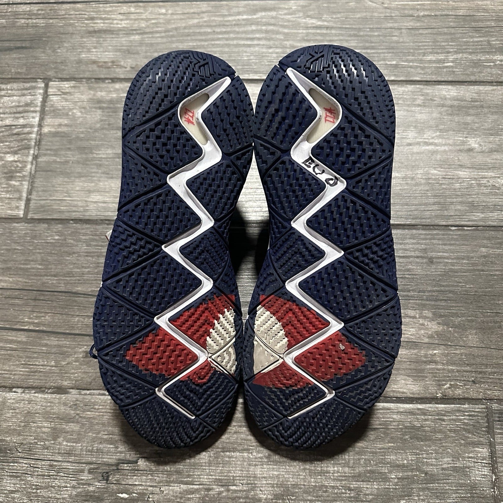 NIKE KYRIE KYBRID S2 USA RED WHITE BLUE BASKETBALL SNEAKERS SZ 10 CQ9323-400 Yesterday's Fits Clothing Fashion Vintage Streetwear Fashion Item