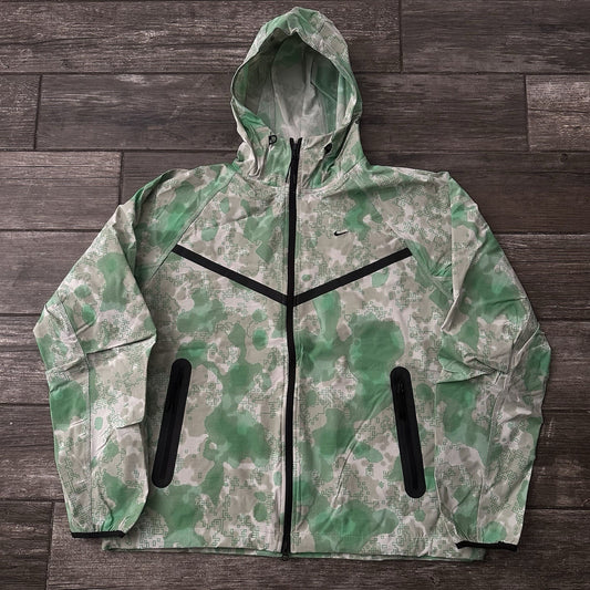 NIKE TECH WOVEN GREEN CAMO FULL ZIP WINDRUNNER WINDBREAKER JACKET SZ M Yesterday's Fits Clothing Fashion Vintage Streetwear Fashion Item